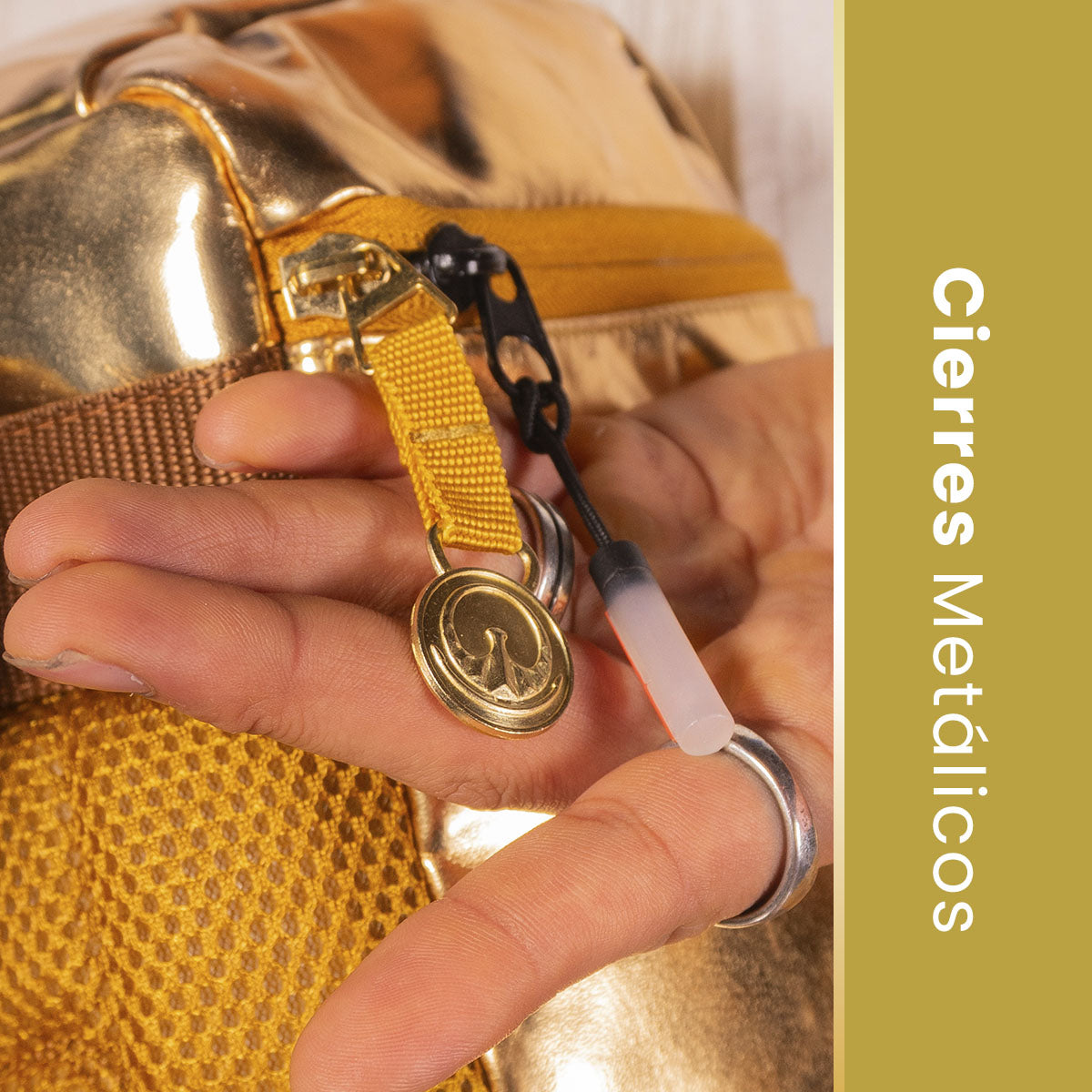 Mochila Armadura Dorada Caballeros del Zodiaco