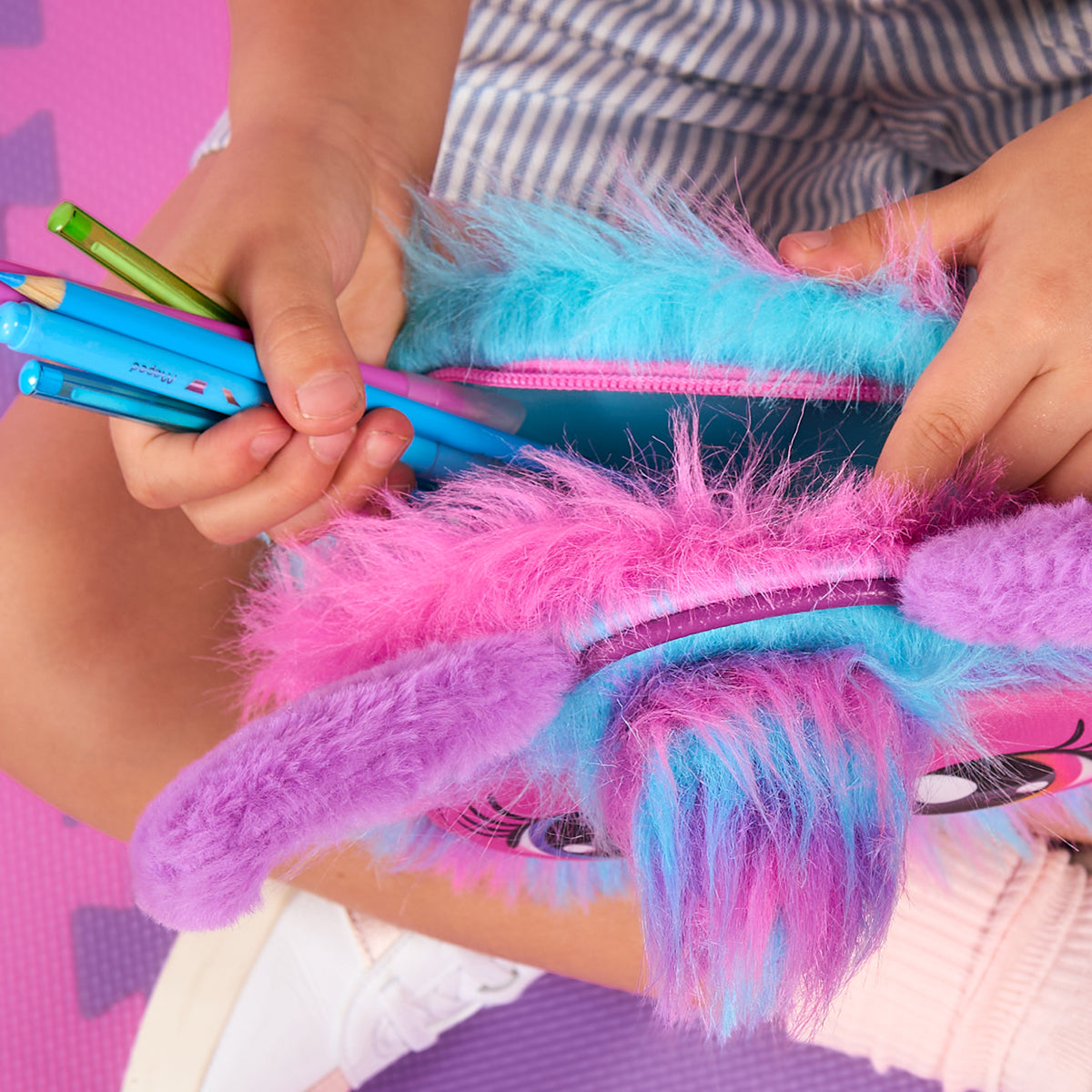 Estuchera Escolar Furby