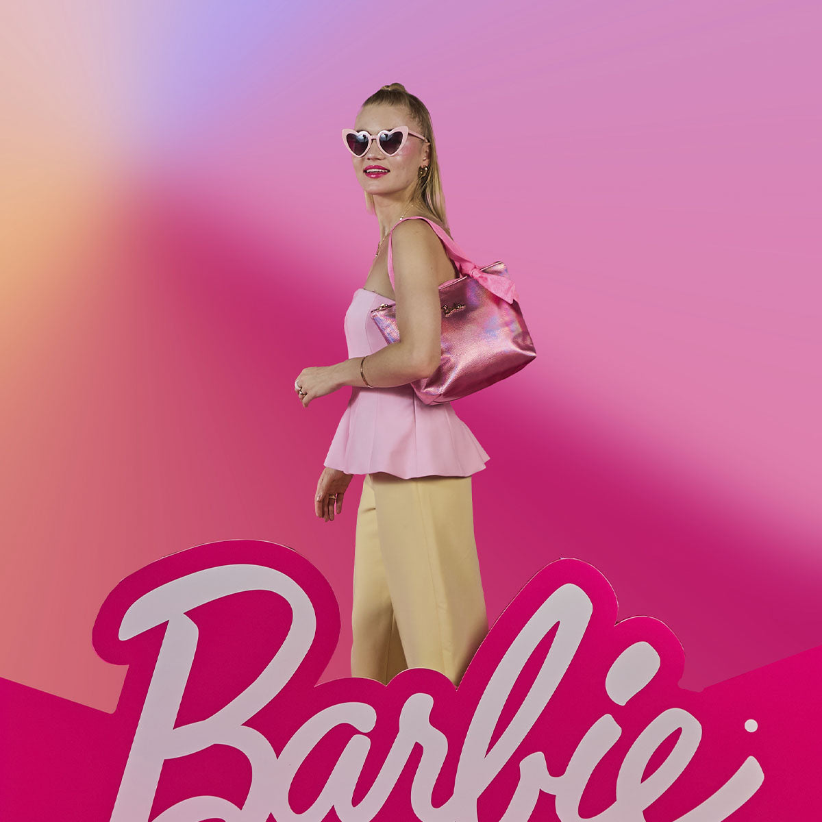 Set Mochila. Lonchera y Estuchera Barbie Pink Fantasy