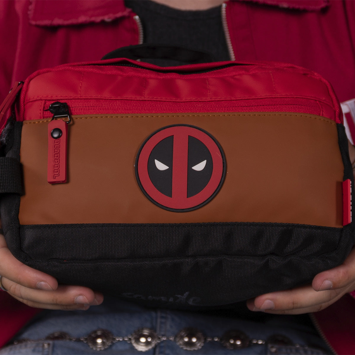 Estuchera Deadpool Cowboy Version